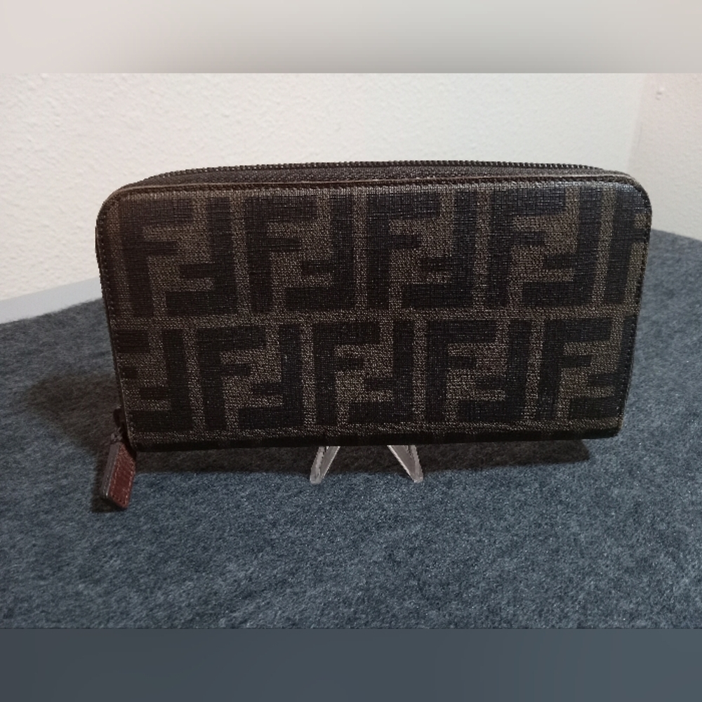 EUC Fendi Zucca Wallet